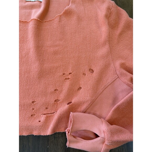 Cropped Distressed Coral Off Shoulder Sweatshirt Slouchy Raw Hem Thumbholes M - Picture 8 of 9